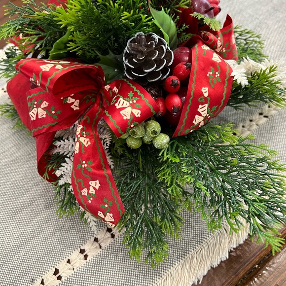 Christmas Candle Holders Table Centerpiece 1 Holders Pinecones,Berries,Ribbon - Picture 3 of 6